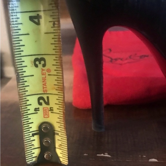 Christian Louboutin Sigourney Ankle Booties Sz 41 - Picture 7 of 7